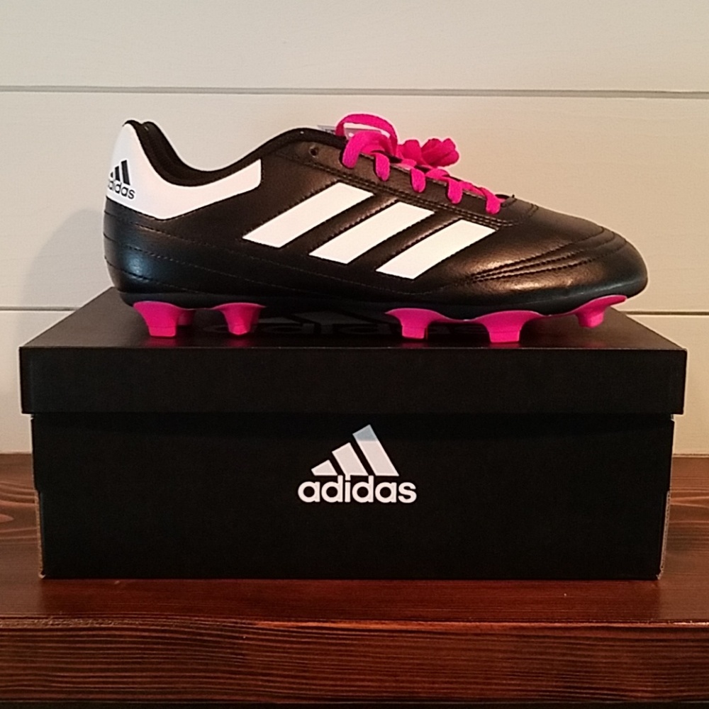 NWT Adidas Soccer Cleat
